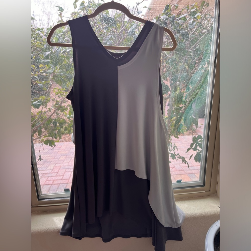 - SYMPLI Double layer tunic tank top in cream and taupe - Picture 3 of 10